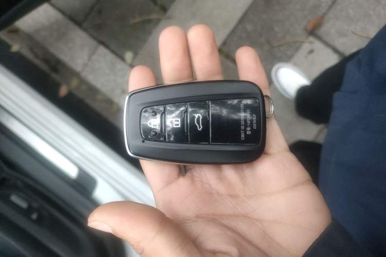 Used Toyota Camry 2021 2.0G Luxury Edition Vehicle Key