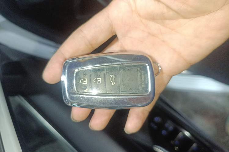 Used Toyota Camry 2021 2.0G Luxury Edition Vehicle Key