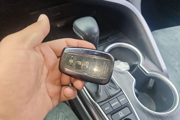 Used Toyota Camry 2021 2.5G Luxury Edition Vehicle Key