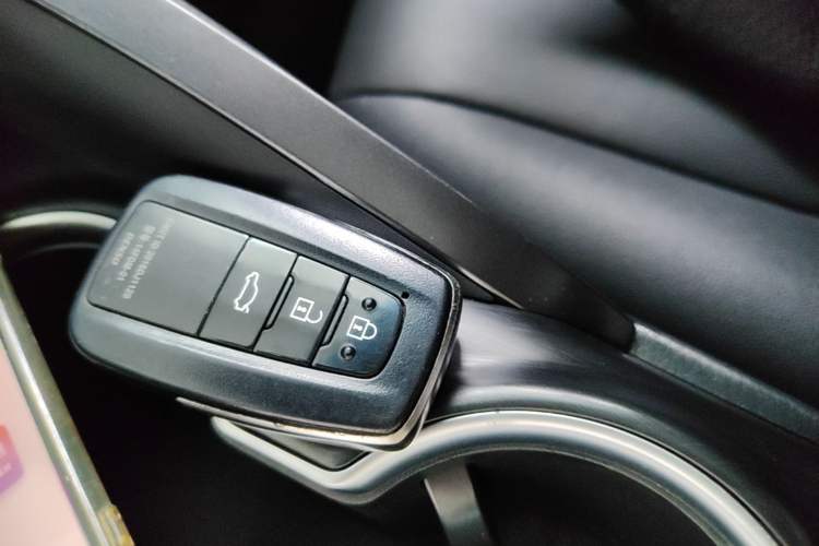 Used Toyota Camry 2021 2.0G Luxury Edition Vehicle Key