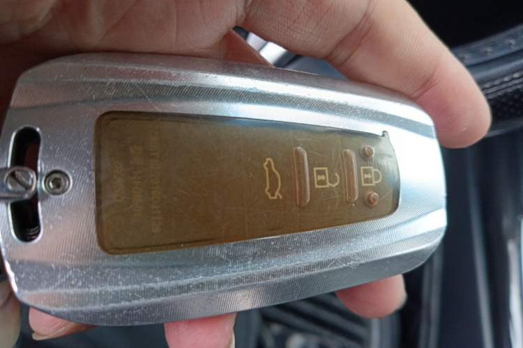Used Toyota Camry 2021 2.5G Luxury Edition Vehicle Key