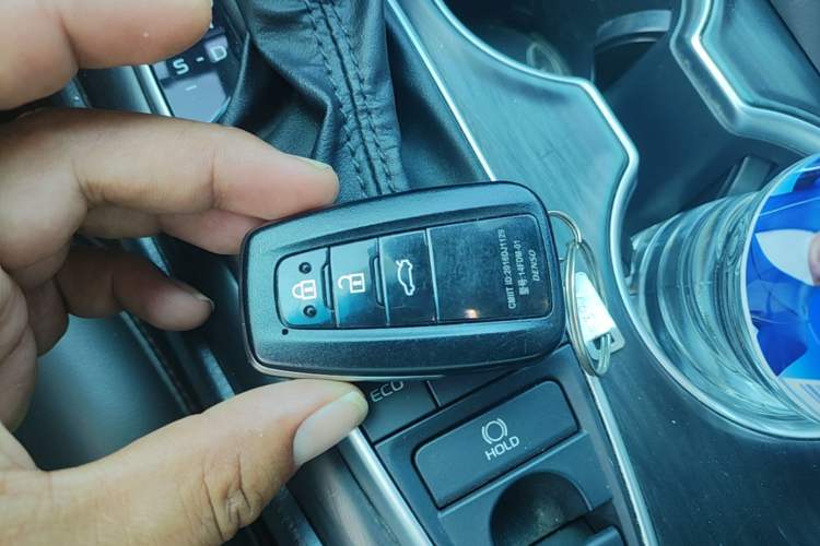 Used Toyota Camry 2021 2.5G Luxury Edition Vehicle Key