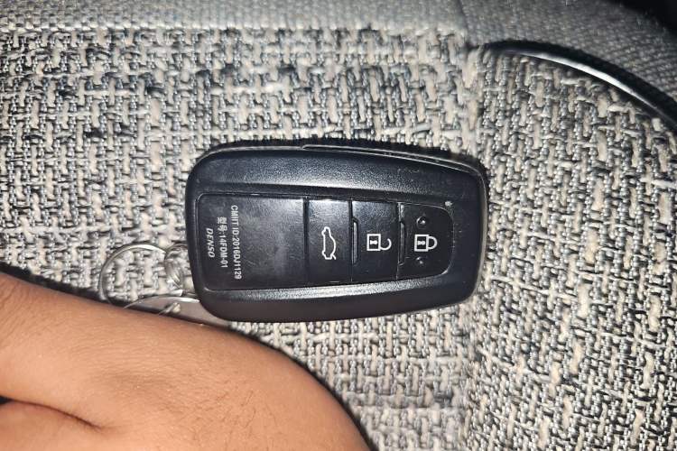 Used Toyota Camry 2021 2.5G Luxury Edition Vehicle Key