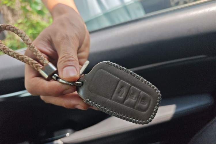 Used Toyota Camry 2021 2.5G Luxury Edition Vehicle Key