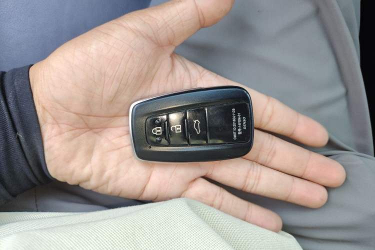 Used Toyota Camry 2021 2.5G Luxury Edition Vehicle Key