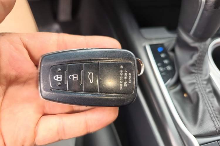 Used Toyota Camry 2021 2.5G Luxury Edition Vehicle Key