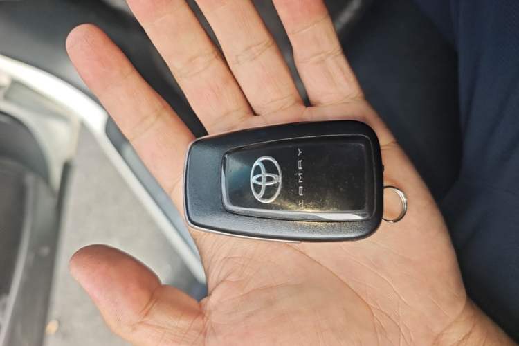 Used Toyota Camry 2021 2.0G Luxury Edition Vehicle Key