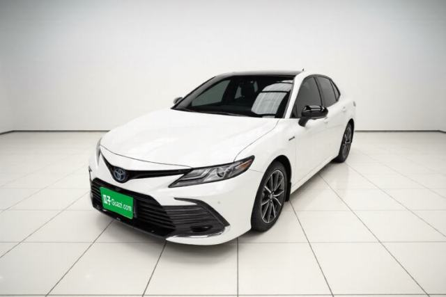 Ojetý Toyota Camry 2021 Dual-Motor 2.5HG Luxury Edition