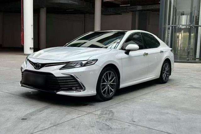 Ojetý Toyota Camry 2021 2.5G Luxury Edition