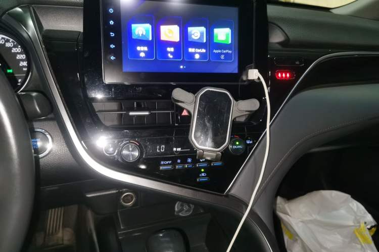Used Toyota Camry 2022 2.0GVP Premier Edition Audio And AC Panel