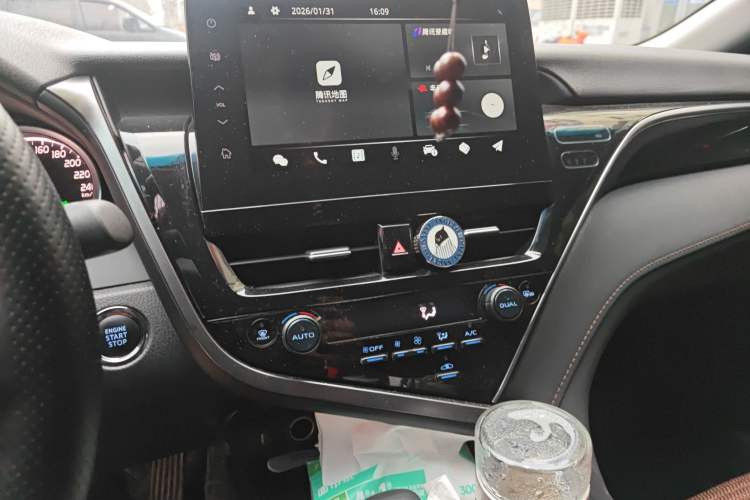 Used Toyota Camry 2022 2.0GVP Premier Edition Audio And AC Panel
