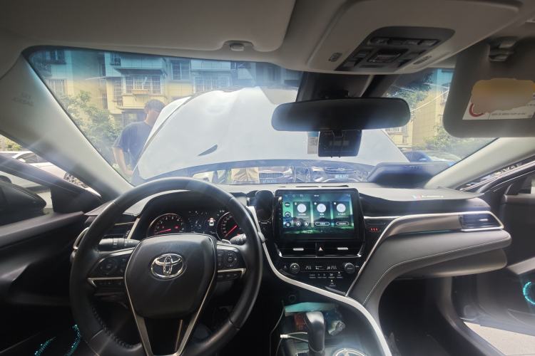 Used Toyota Camry 2022 2.0S Knight Edition Center Console