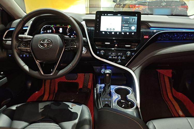 Used Toyota Camry 2022 2.5S Knight Edition Center Console
