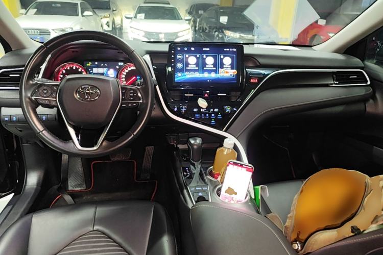 Used Toyota Camry 2022 2.0S Knight Edition Center Console