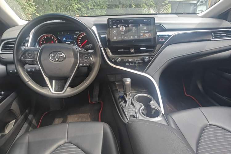 Used Toyota Camry 2022 2.0S Knight Edition Center Console