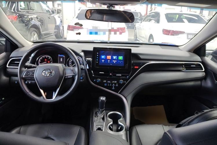 Used Toyota Camry 2022 2.0GVP Premier Edition Center Console