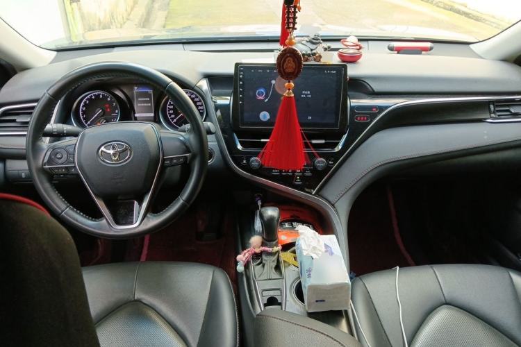 Used Toyota Camry 2022 2.0GVP Premier Edition Center Console