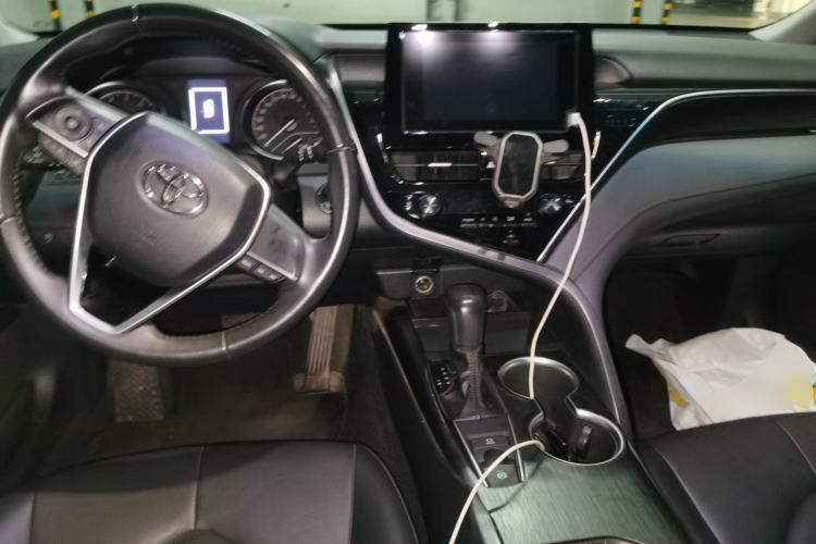 Used Toyota Camry 2022 2.0GVP Premier Edition Center Console
