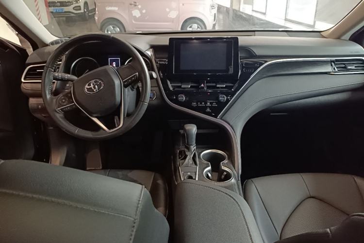 Used Toyota Camry 2022 2.0GVP Premier Edition Center Console