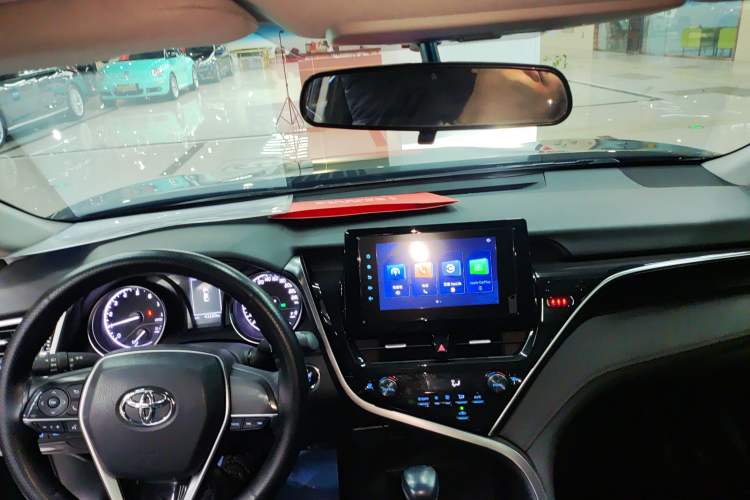 Used Toyota Camry 2022 2.0GVP Premier Edition Center Console