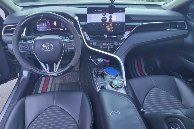 Used Toyota Camry 2022 2.5S Knight Edition Center Console