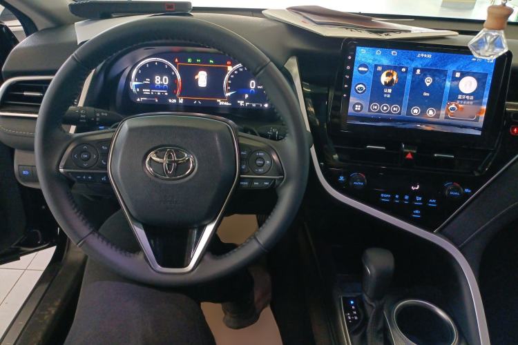 Used Toyota Camry 2022 2.5S Knight Edition Center Console