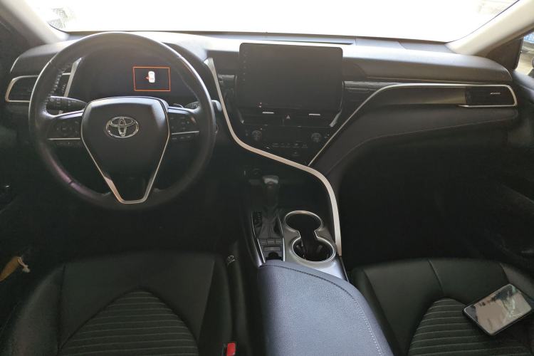 Used Toyota Camry 2022 2.5S Knight Edition Center Console