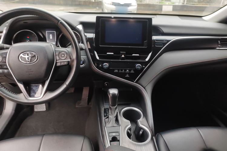 Used Toyota Camry 2022 2.0GVP Premier Edition Center Console