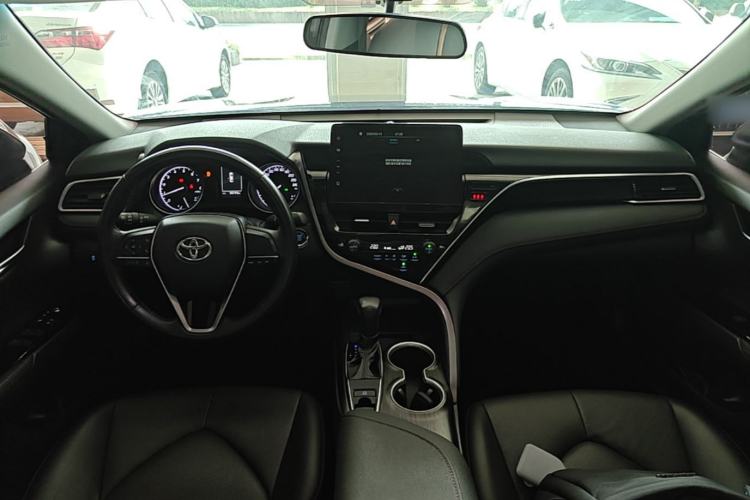 Used Toyota Camry 2022 2.0GVP Premier Edition Center Console