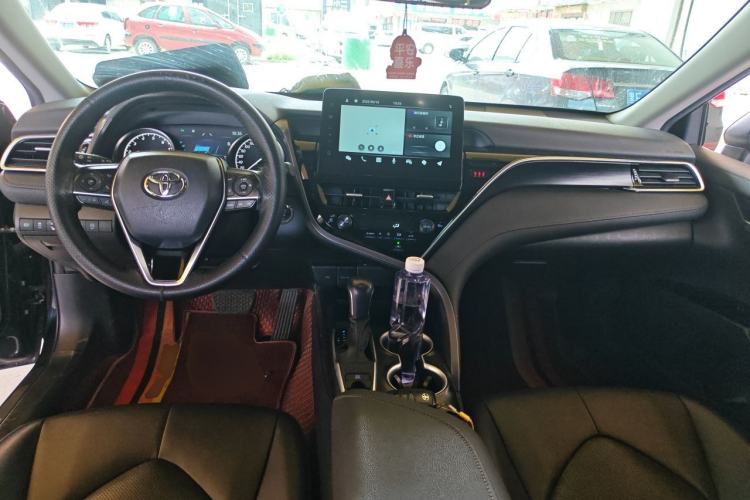 Used Toyota Camry 2022 2.0GVP Premier Edition Center Console