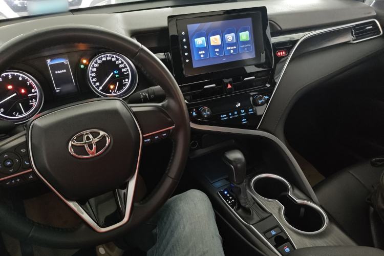 Used Toyota Camry 2022 2.0GVP Premier Edition Center Console