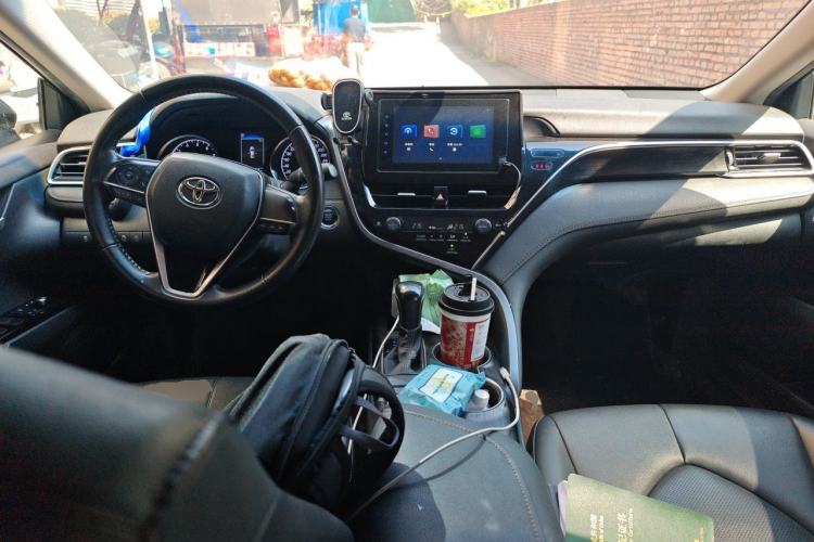 Used Toyota Camry 2022 2.0GVP Premier Edition Center Console