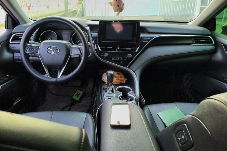 Used Toyota Camry 2022 2.0GVP Premier Edition Center Console