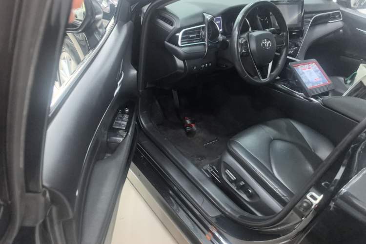 Used Toyota Camry 2022 2.0GVP Premier Edition Driver Seat