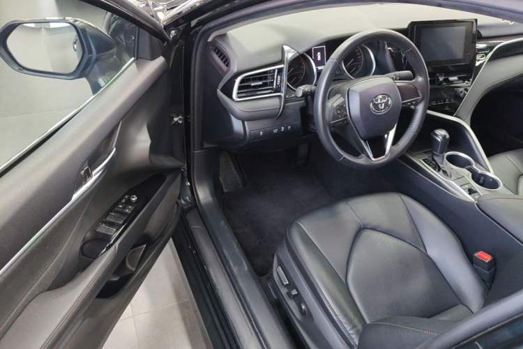 Used Toyota Camry 2022 2.0GVP Premier Edition Driver Seat