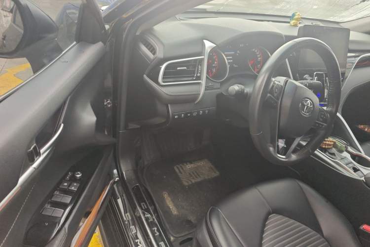 Used Toyota Camry 2022 2.0S Knight Edition Driver Seat