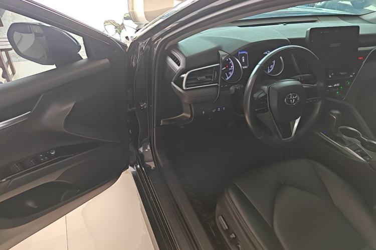 Used Toyota Camry 2022 2.0GVP Premier Edition Driver Seat