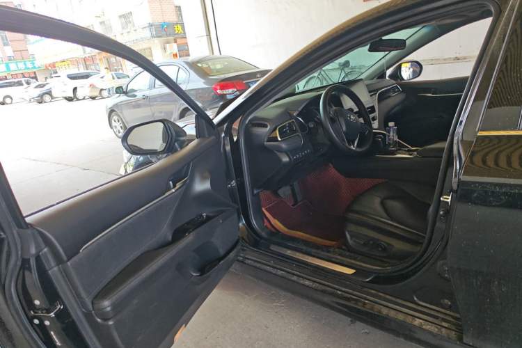 Used Toyota Camry 2022 2.0GVP Premier Edition Driver Seat
