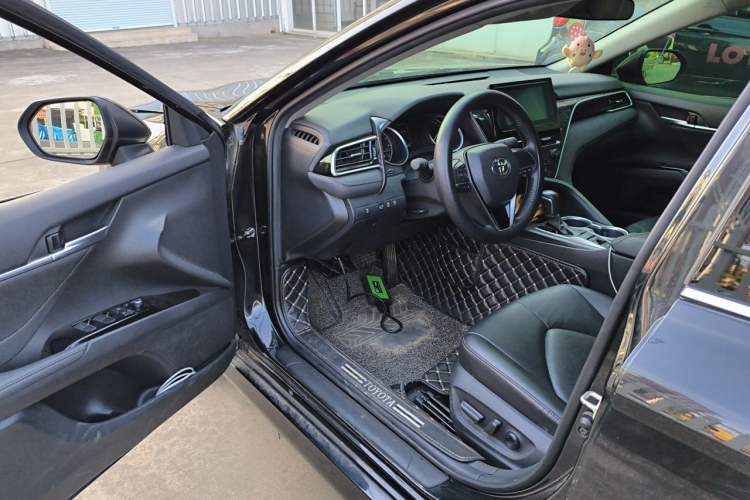 Used Toyota Camry 2022 2.0GVP Premier Edition Driver Seat