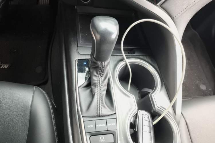 Used Toyota Camry  Gear Lever