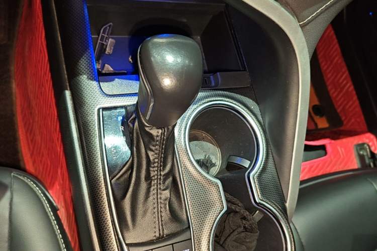 Used Toyota Camry 2022 2.5S Knight Edition Gear Lever
