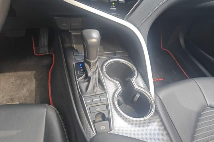 Used Toyota Camry 2022 2.0S Knight Edition Gear Lever