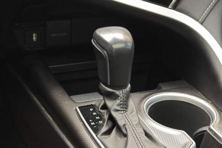 Used Toyota Camry 2022 2.0S Knight Edition Gear Lever