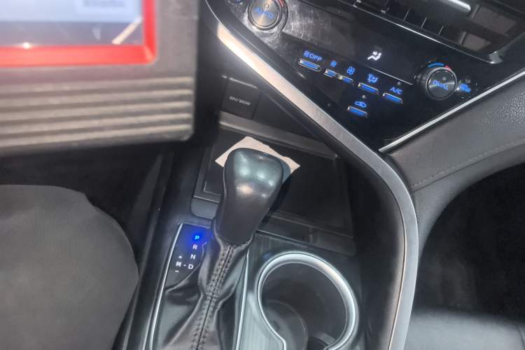 Used Toyota Camry 2022 2.0GVP Premier Edition Gear Lever