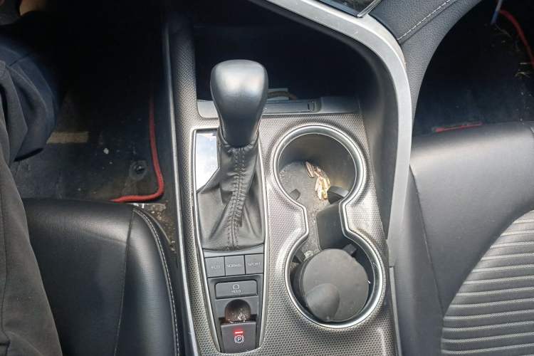 Used Toyota Camry 2022 2.5S Knight Edition Gear Lever