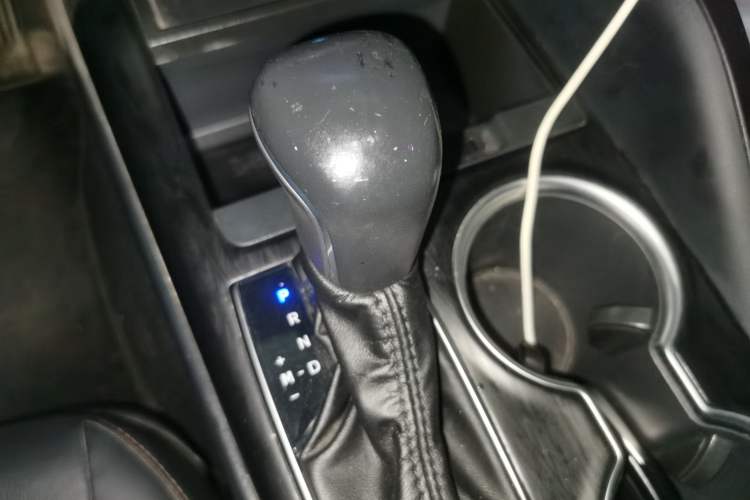 Used Toyota Camry 2022 2.0GVP Premier Edition Gear Lever