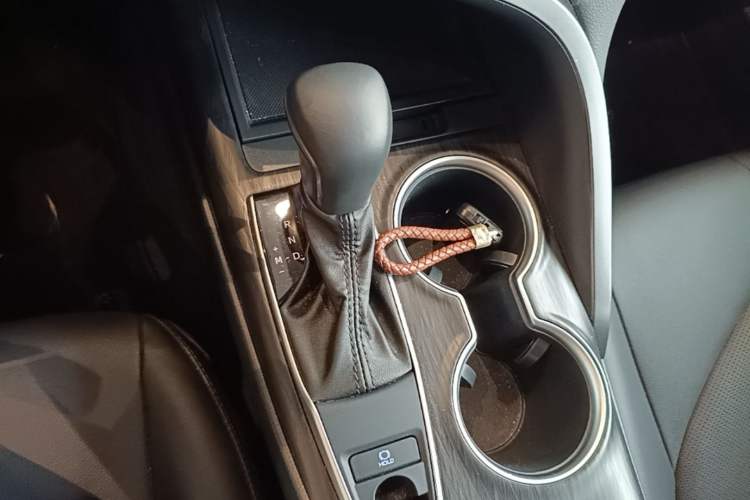 Used Toyota Camry 2022 2.0GVP Premier Edition Gear Lever