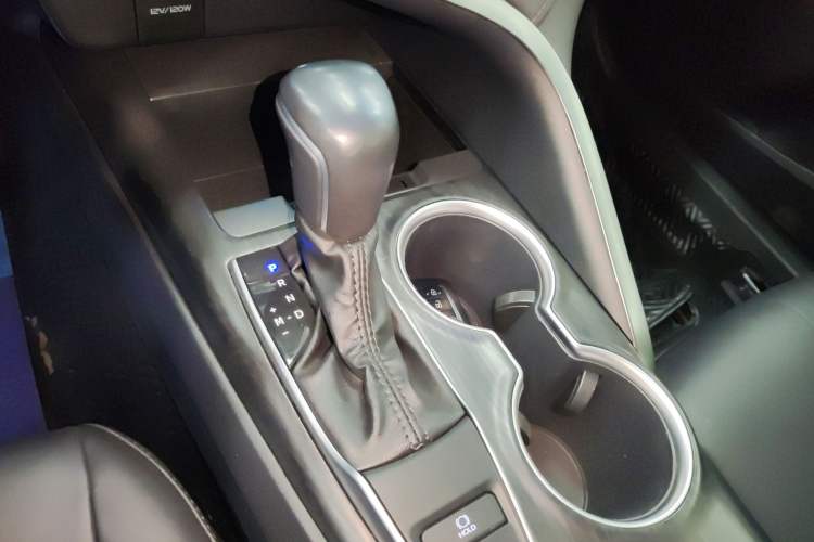 Used Toyota Camry 2022 2.0GVP Premier Edition Gear Lever