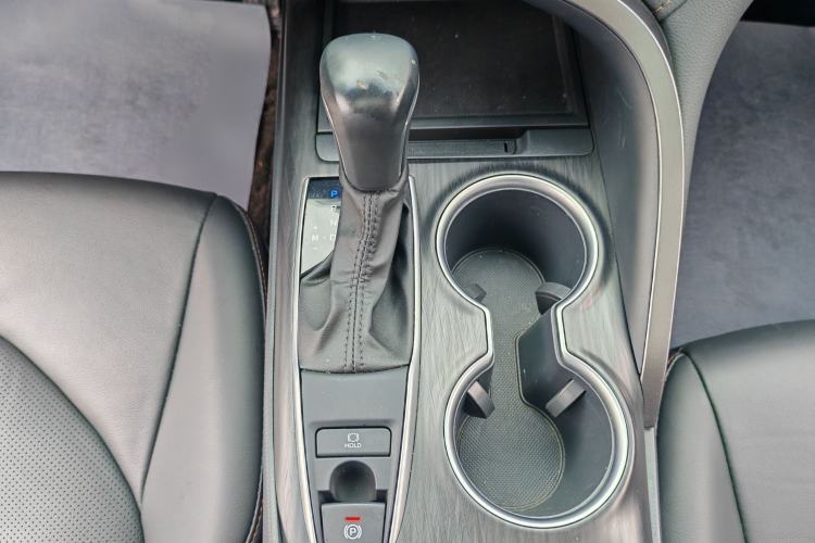 Used Toyota Camry 2022 2.0GVP Premier Edition Gear Lever