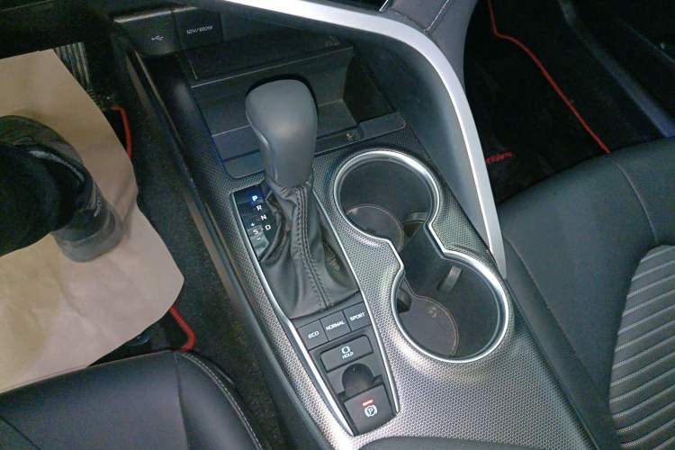 Used Toyota Camry 2022 2.5S Knight Edition Gear Lever
